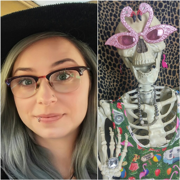 Trailer Park Queen - Picture 1 of 8